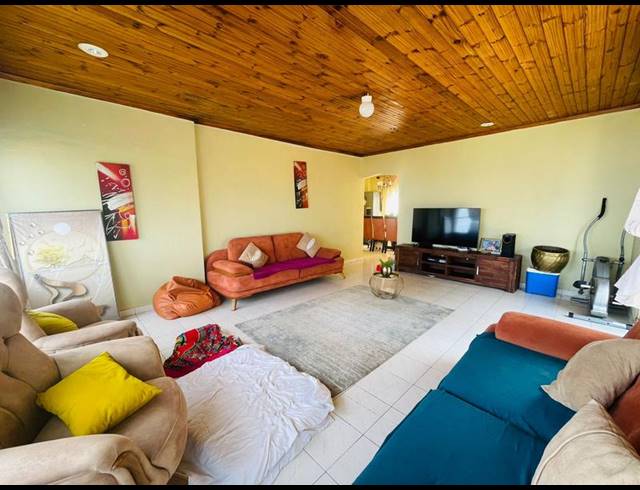 3 BEDROOM HOUSE FOR SALE IN BLUFF